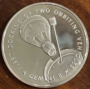 Gemini 8 primer acoplamiento de dos vehículos en órbita 16 de marzo de 1966 - plata de ley - Imagen 1 de 4