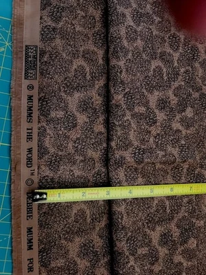 Tela de edredón de hojas de piña con cono de pino marrón 1 yarda Debbie Mumm Foto 1 de 3