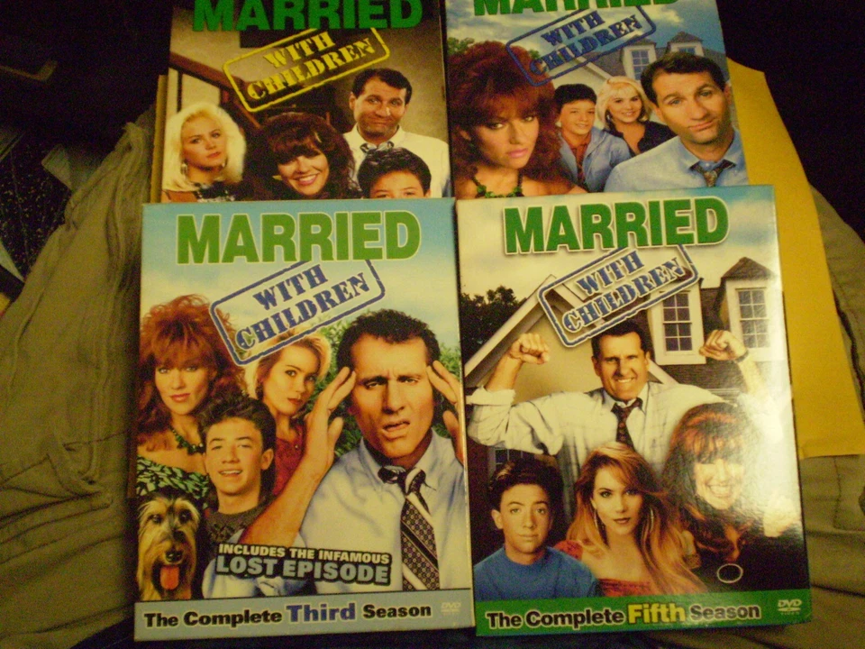 (4) Married With Children Season DVD Lot: Seasons 1-3 + 5   w/Slipcovers - Image 1 of 1