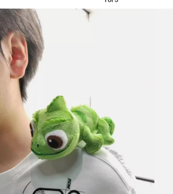 Disney Tangled Pascal Magnet Shoulder Pal Plush Toy 2024 Hot - Image 1 of 4