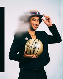 Foto de la NBA Jared McCain 2024 Draft Day sesión de fotos Philadelphia 76ers 8x10 - Imagen 1 de 1