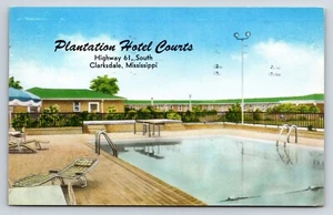Cartolina Clarksdale, Mississippi Plantation Hotel Courts Highway 61 South Pool - Foto 1 di 2