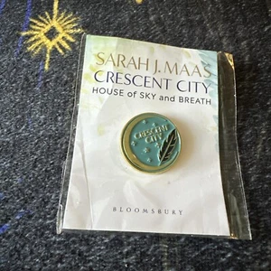 Crescent City Sarah J Maas Pin - Picture 1 of 2