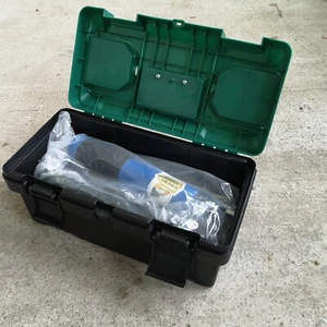 Werkzeugkiste Minibagger mit Servicewerkzeug - Bild 1 von 12