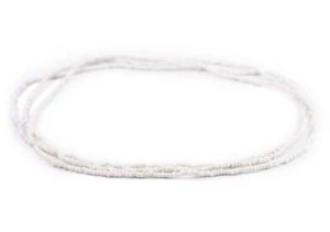 Perline di semi di vetro bianco Giava 2,5 mm, filo 48 pollici Indonesia - Foto 1 di 1
