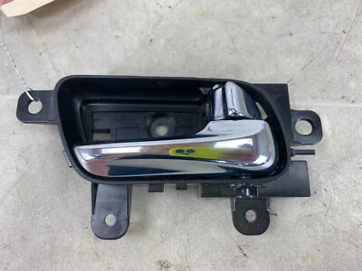 2010 Infiniti G37x Sedan Rear RH Right Side Interior Door Handle OEM 2656 - Image 1 of 4