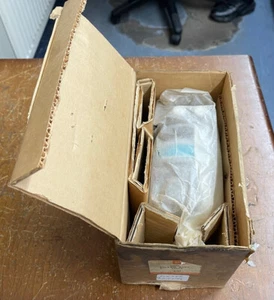 TRIUMPH 214346/215299 TR5, TR6 & 2.5 PI MK II FUEL FILTER ASSEMBLY - Picture 1 of 9