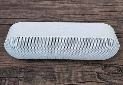 Altavoz Bluetooth Portátil Beats Pill+ Blanco Relámpago A1680 (SIN CARGADOR) A4 Foto 1 de 4
