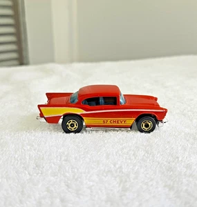 VINTAGE 1982 HOT WHEELS BLACK WALL RED 57 CHEVY GOLD HOT ONES WHEELS MALAYSIA - Picture 1 of 6