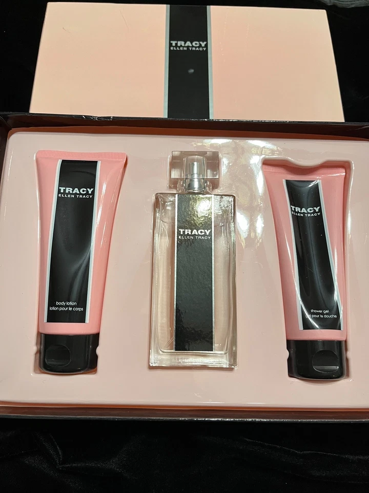 ELLEN TRACY GIFT SET. 2.5OZ SPRAY PERFUME +3.4OZ BODY LOTION +3.4 OZ  SHOWER GEl - Image 1 of 4