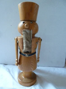 HASELNUSS KNACKER HOLZ NUSSKNACKER ERZGEBIRGE RARITÄT - Bild 1 von 7