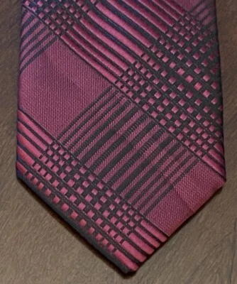 Corbata de cuello para hombre marca Q roja 100 % microfibra hecha en China Foto 1 de 4