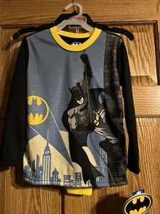BOYS BATMAN PAJAMAS 2-PC. ~ Size 4/5 - Picture 1 of 4