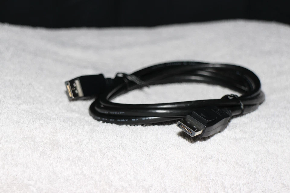 Display Port 6ft (v1.2), Male/Male, 30AWG  - Image 1 of 4