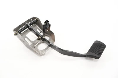 Chrysler 300 2012-2023 pedal de freno con sensor y soporte OEM Foto 1 de 4