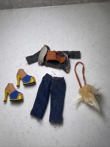 Bratz Puppe Einkaufsbummel Modepaket Outfit. Unvollständig. 2003 - Bild 1 von 10