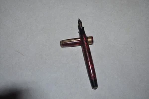 Parker Royal Challenger - 1939, Red Marble Fountain Pen Tested & Working - Picture 1 of 8
