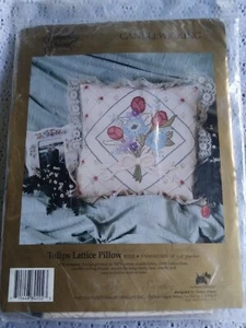 SOMETHING SPECIAL CANDLEWICKING TULIP TATTICE PILLOW 14×14 STAMPED NEW - Picture 1 of 8