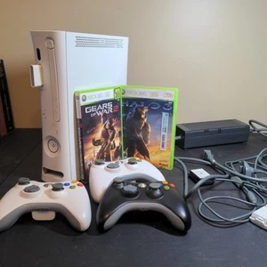White Phat Original Xbox 360 Console Bundle Three OEM Controller, 2 Games - READ - Picture 1 of 13