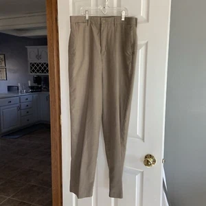 Men’s Claiborne 32/32 Dress Pants Beige W Pockets - Picture 1 of 5