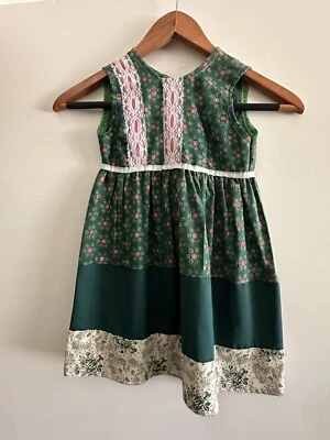 Vestido Hecho a Mano Niña Talla 5 Vacaciones Navidad con Encaje Floral Verde Foto 1 de 3