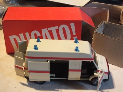 NZG 310 Fiat Ducato Ambulance scatola promo Germania Raro e Perfetto - Immagine 1 di 4