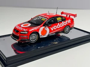 CLÁSICO 1/43 Holden VE Serie II Commodore-Craig Lowndes’ Año 2012 TeamVodafone - Imagen 1 de 8