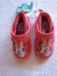 BNWT Toddler Girl's Minnie Mouse Pink Slippers Size 5 - Picture 1 of 1