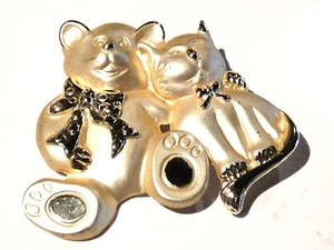 Bijou alliage doré broche intemporelle ours et chat  brooch - Picture 1 of 1