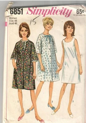 SIMPLICITY #6851 CUT - Size 44 Misses' & Women's Robe & Slip - Image 1 of 2