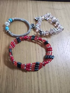 3 x Armbänder Silber & Rosa Perle, Silber & Blaue Perle, Rote Magnetperle - Bild 1 von 4