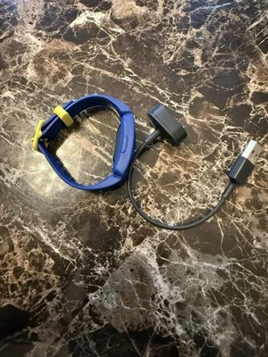 Rastreador de actividad Fitbit Ace 2 para niños cielo nocturno + amarillo neón  Foto 1 de 4
