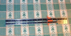 DE COLECCIÓN DRITZ 6 PULGADAS METAL COSER Y TEJER HERRAMIENTA DE MEDICIÓN FLECHA ROJA - Imagen 1 de 4