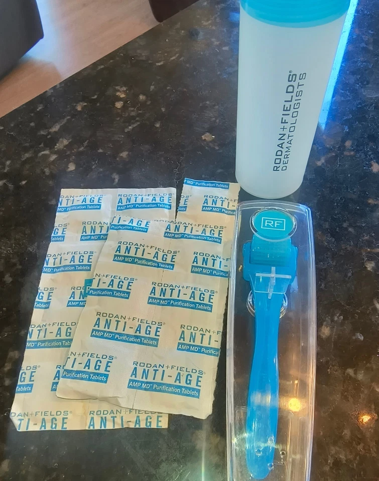 Rodan + Fields 抗衰老放大器 MD 滚轮,保护壳,带 15 个净化片(1 个二手) — 第 1/1 张图片