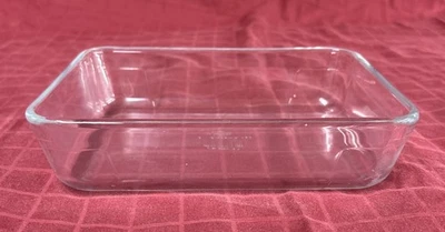 PYREX de Corning France 7210 #241 Clear Rectangular Baking Dish 7 3/8" x 5 1/2" - Image 1 of 4
