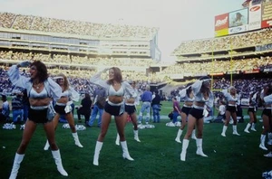 Los Angeles Raiders Cheerleaders Original 35mm Slide 1997 - Picture 1 of 2