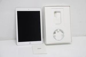 2020 Apple iPad (10,2 Zoll, WLAN, 32 GB) Space Grau (überholt) - Afbeelding 1 van 1