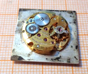 Älteres Handaufzug Werk CHOPARD Felsa 4122 defekt für Teile MB - Picture 1 of 2