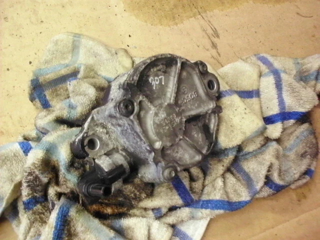 Peugeot 307 SW 2007 1.6 HDi Brake Vacuum Pump - Image 1 of 1