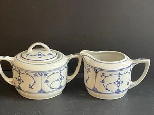 Jäger Eisenberg Blue Straw Flower / Blau Saks , Made in GDR”  Sugar Creamer Set - Foto 1 di 4