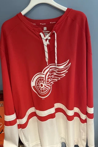 Fanatics Detroit Red Wings 2XL Hockey  Sweater. Pull Over With Lace Ups Cover