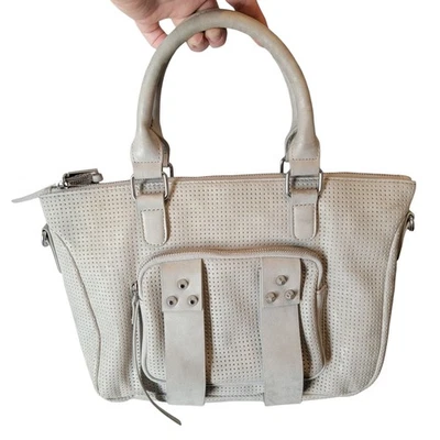 She + Lo 水饺包灰色镂空镶嵌人造皮革办公室 *缺带 * — 第 1/4 张图片