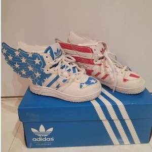 Adidas x Jeremy Scott Wings USA Flag Stars V24620 US7K 14 cm tamaño bebé con caja en muy buen estado - Imagen 1 de 5