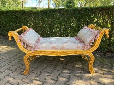 Banco Settee Louis XVI Francês Vintage Rosa Damasco Madeira Dourada Anos 1960 Elegante - Imagem 1 de 4