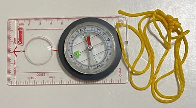 Компас Coleman, циферблат для ориентирования, лупа и шнур - Изображение 1 из 4