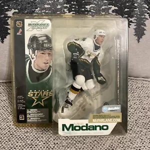 MIKE MODANO WHITE JERSEY VARIANT DALLAS STARS SERIES 3 NHL McFarlane - Picture 1 of 3