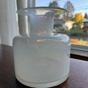 Beautiful Opaline Glass Vase, MCM, Holmegaard Otto Brauer, Danish - Picture 1 of 5