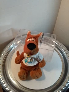 Warner Bros. Studio SCOOBY-DOO “I LOVE NY” Bean Bag Plush 1998 In Display Case - Picture 1 of 9