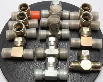 LOT OF (12) Swivel Nut Branch Tees -12 JIC Aeroquip / Brennan ~ new old stock - Image 1 of 4