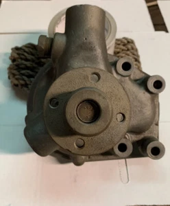 Hastings and Napa water pumps no casting number or ID # on original box. - Picture 1 of 5